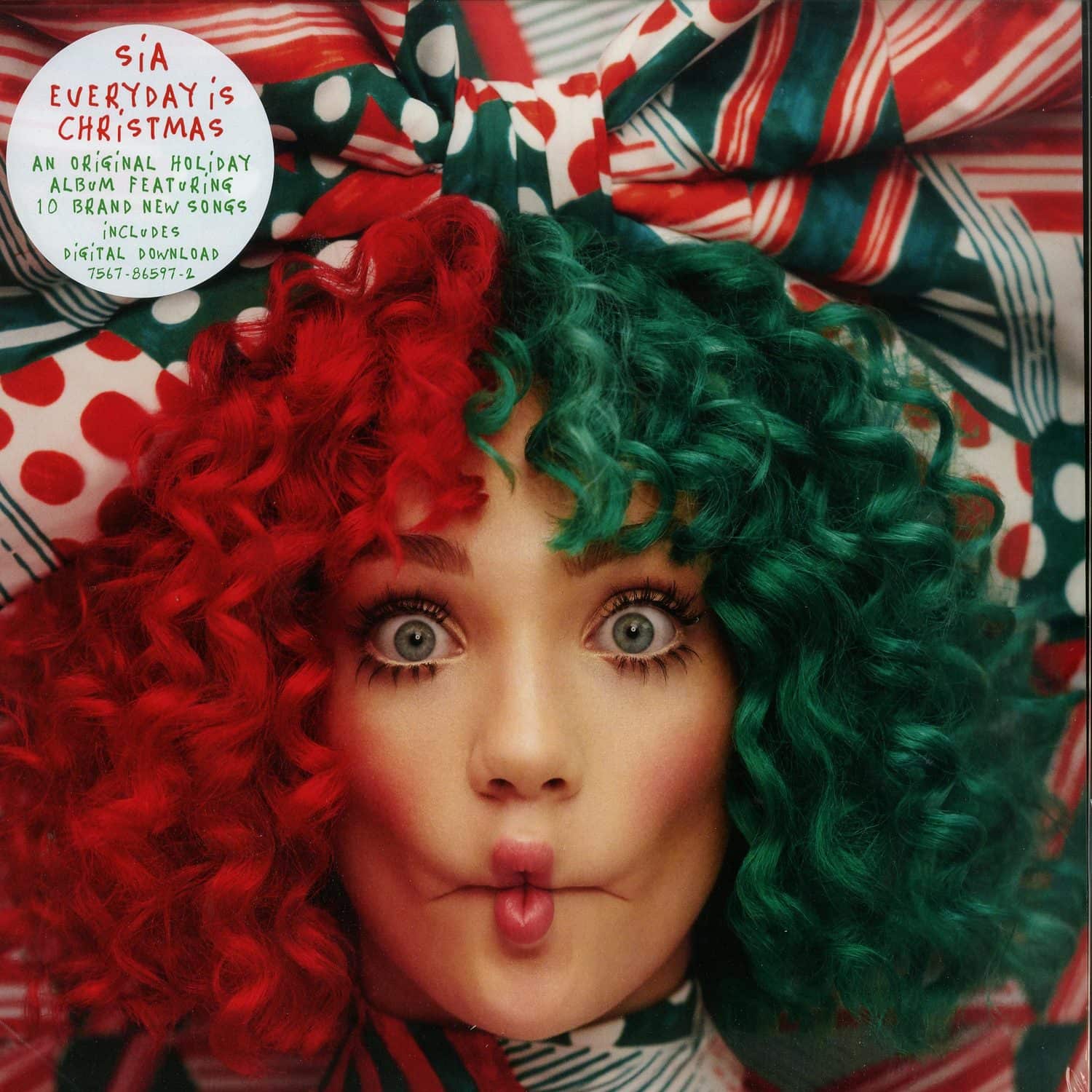 Sia - EVERYDAY IS CHRISTMAS 
