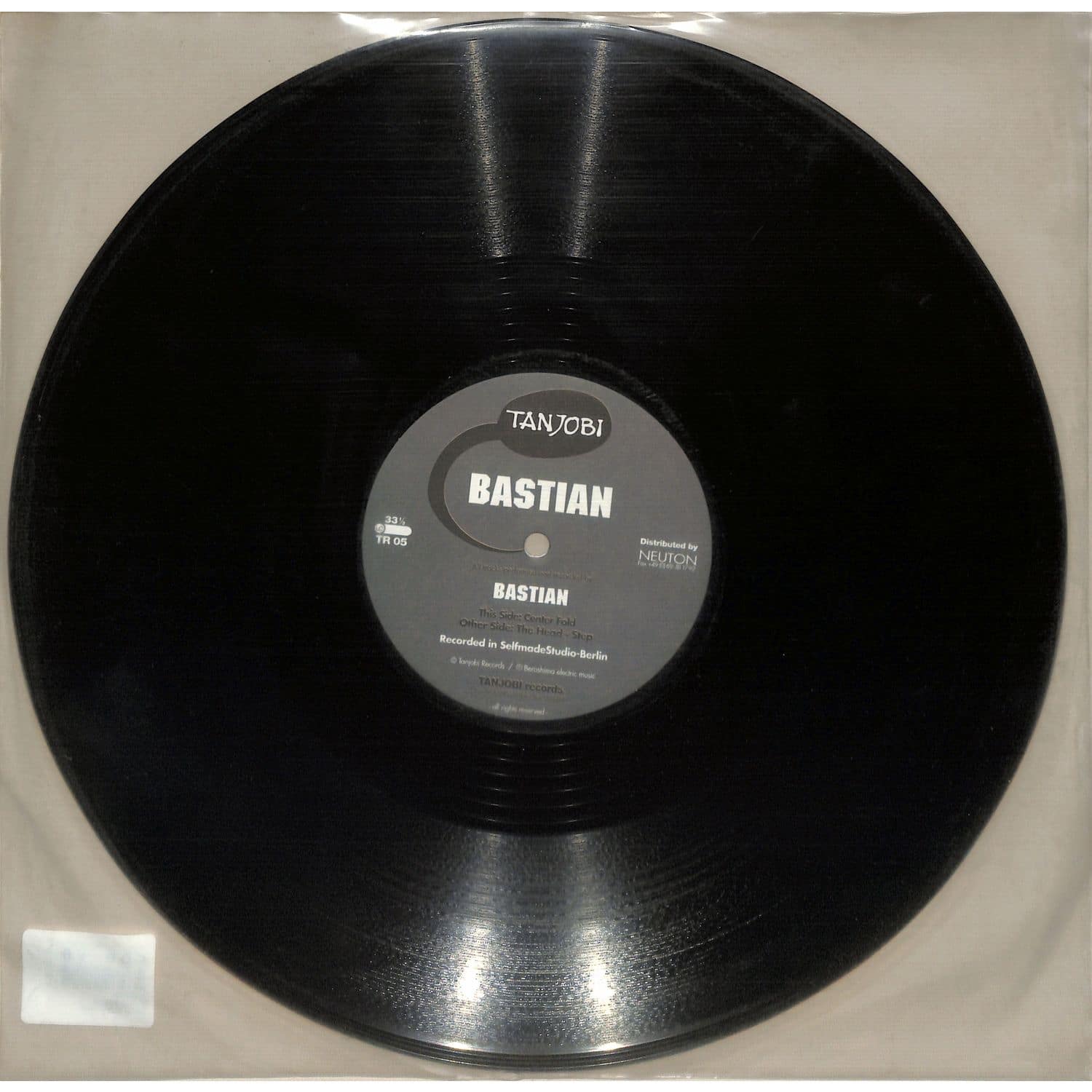 Bastian - CENTER FOLD