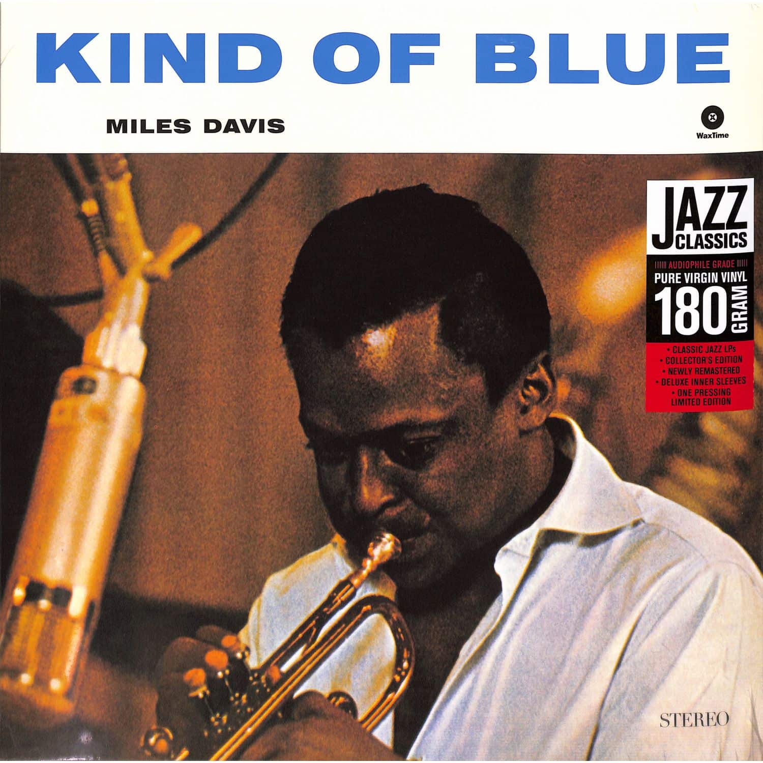 Песня kind of blue. Miles Davis - kind of Blue (1959). Kind of Blue Майлз Дэвис. Kind of Blue Майлз Дэвис джазовые альбомы. Голубая пластинка виниловая Майлз Дэвис.