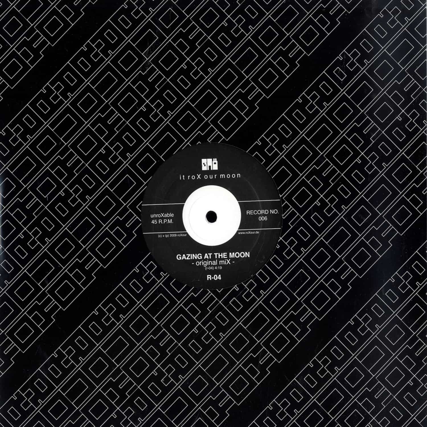 R-04 - GAZING AT THE MOON