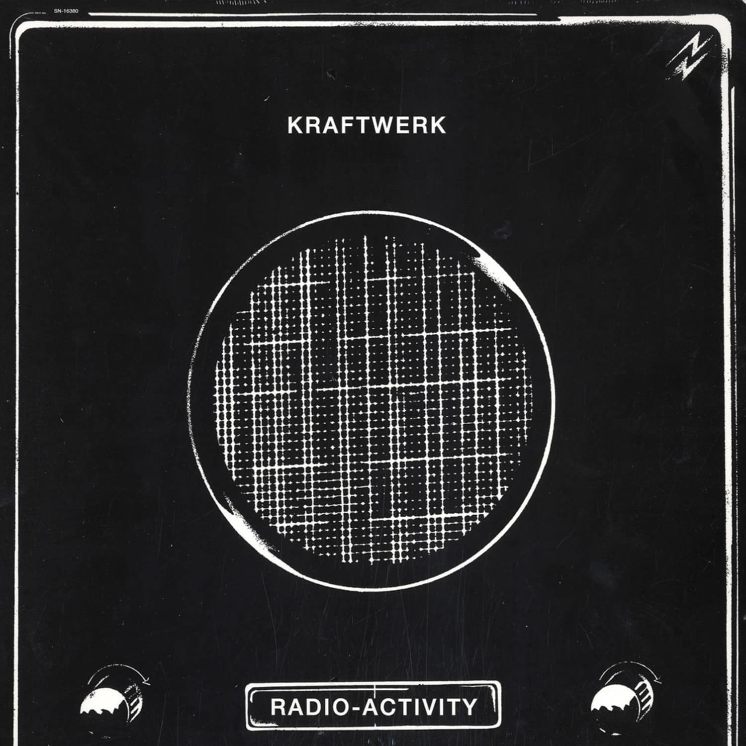 Kraftwerk - RADIO-ACTIVITY 