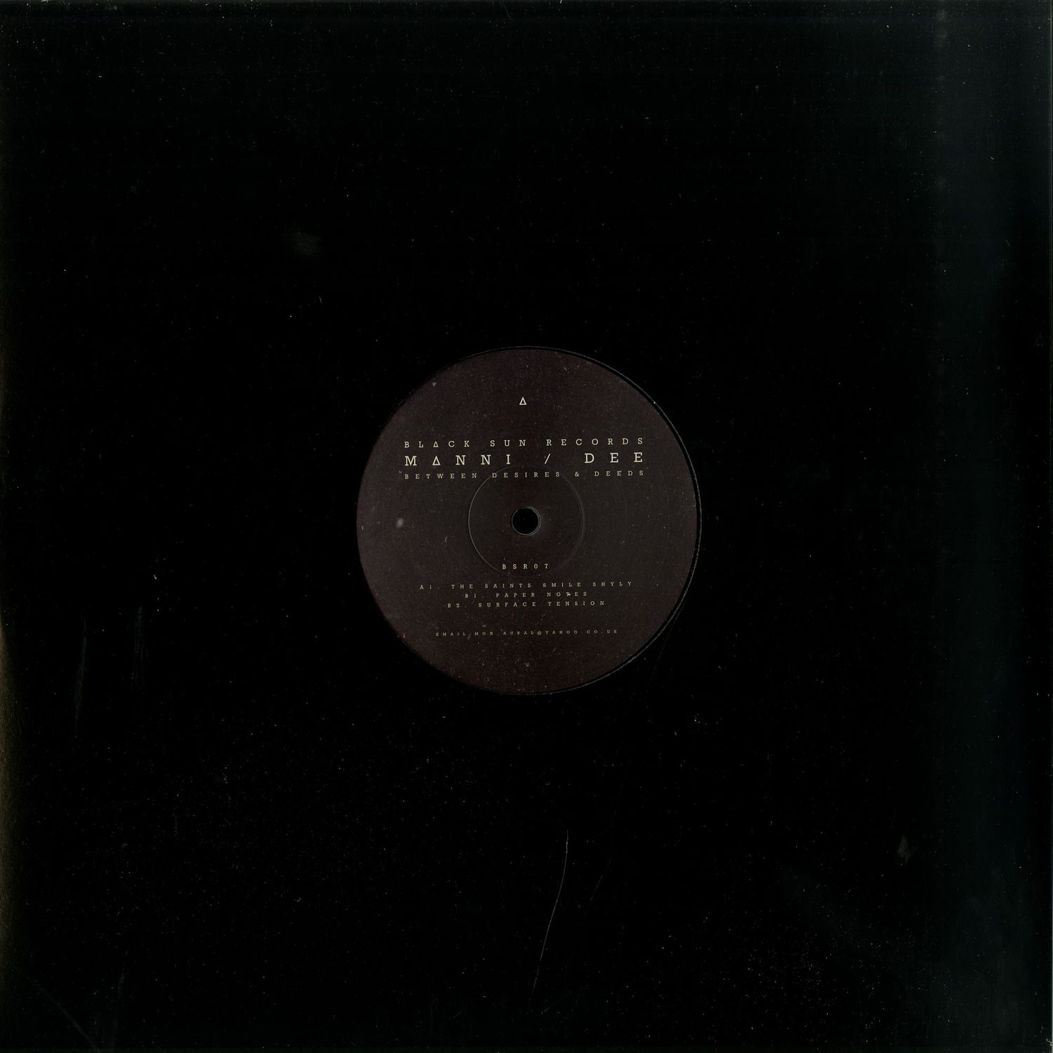 Manni Dee - BETWEEN DESIRES & DEEDS / PAREIDOLIA EP 