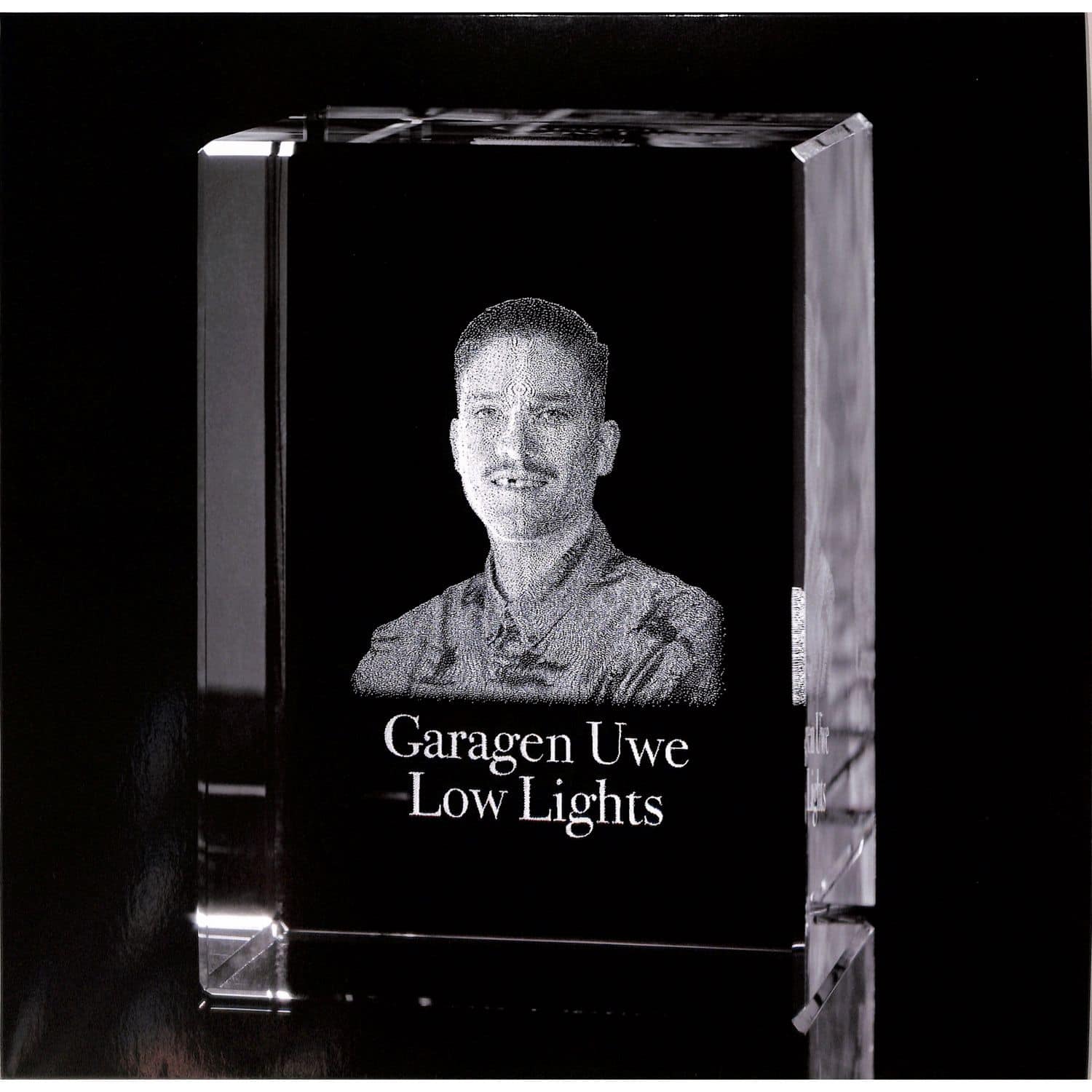 Garage Uwe - LOW LIGHTS 