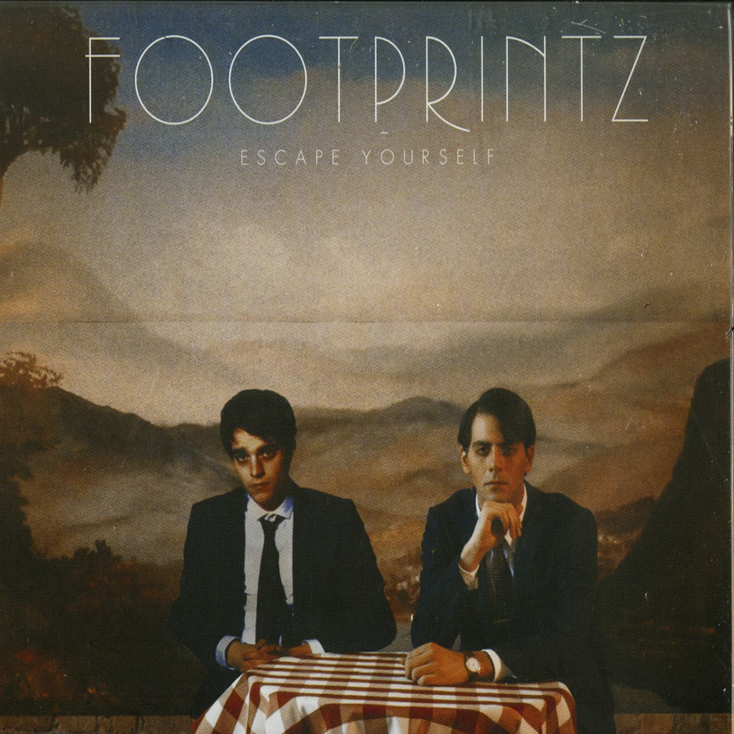 Footprintz - ESCAPE YOURSELF 
