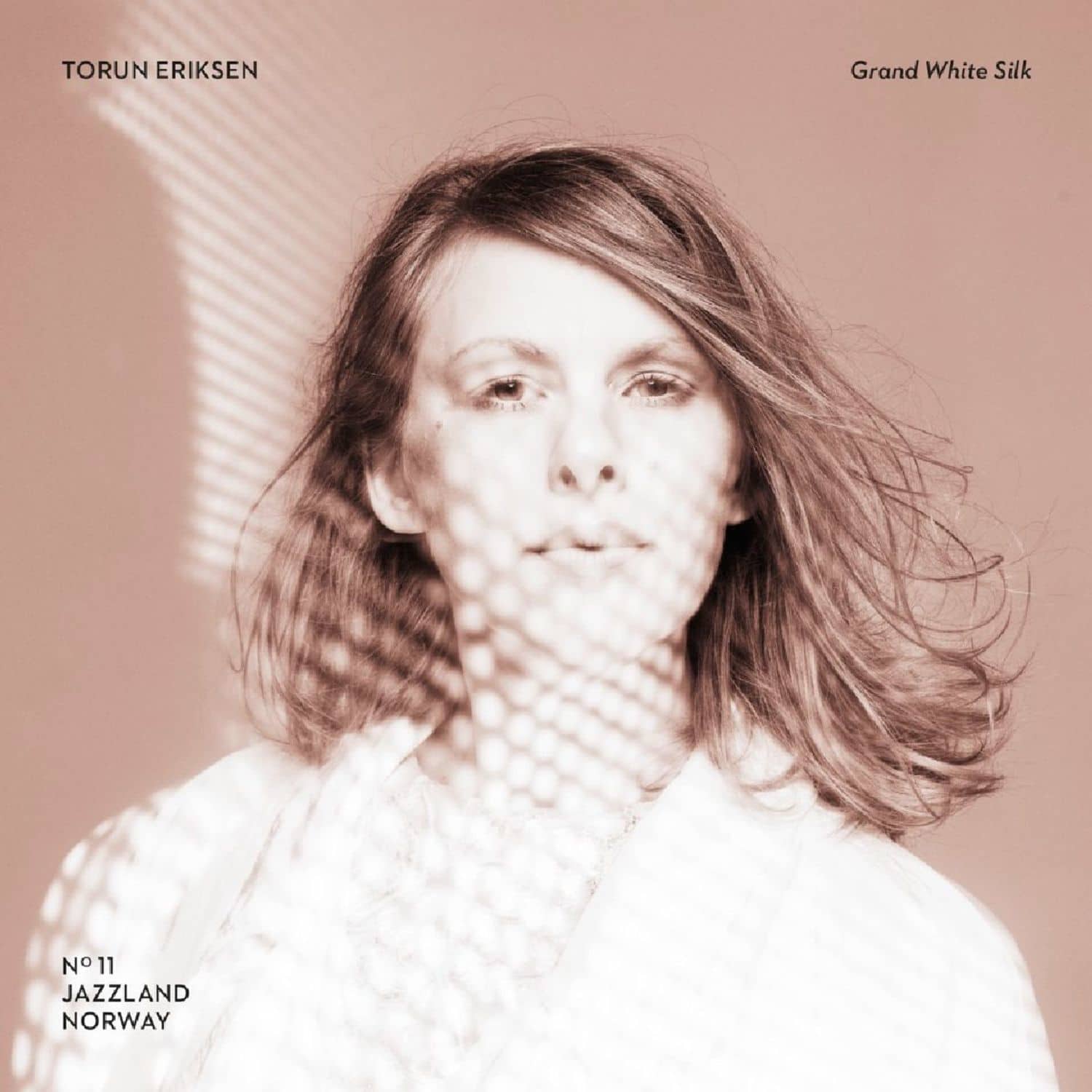 Torun Eriksen - GRAND WHITE SILK 