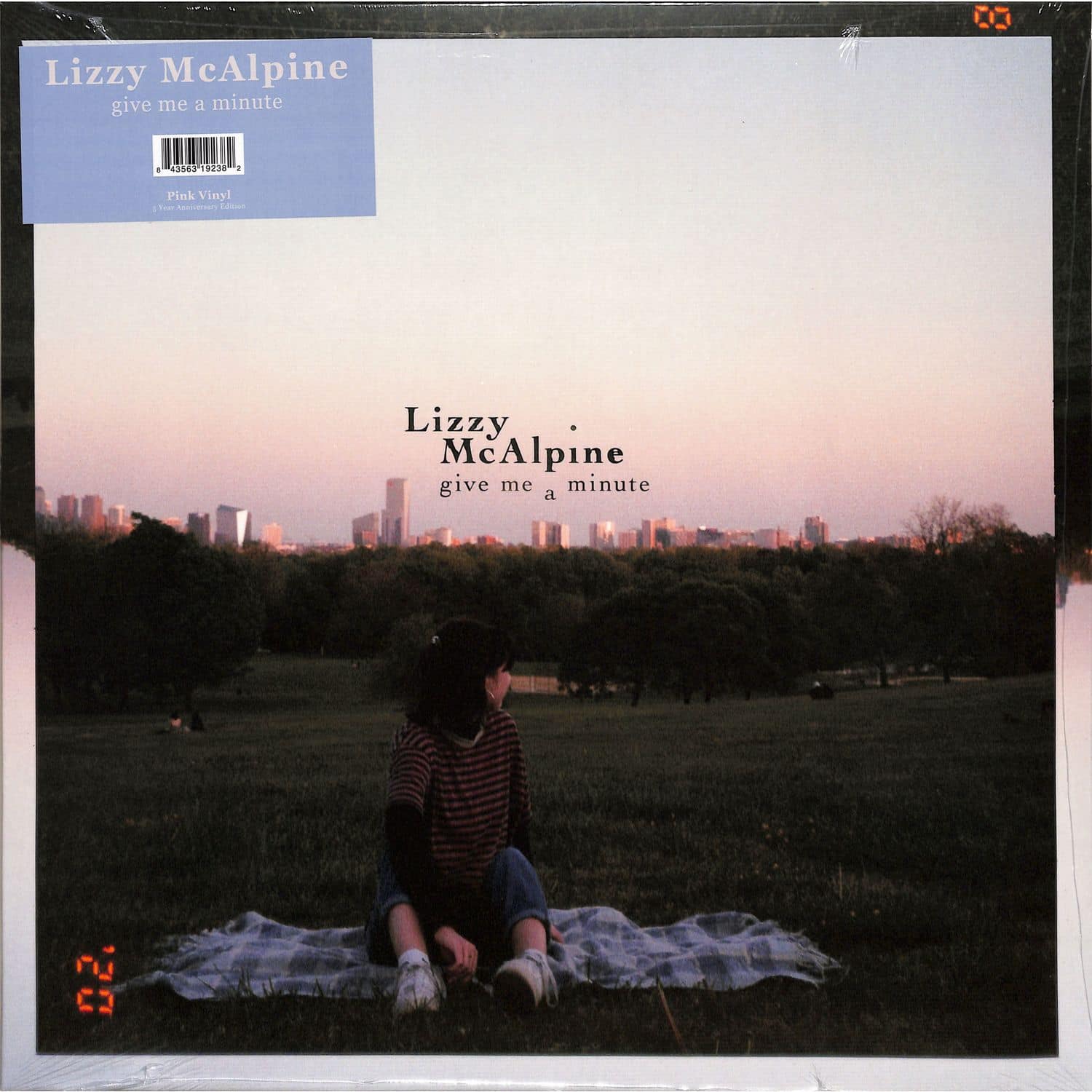 Lizzy McAlpine - GIVE ME A MINUTE 