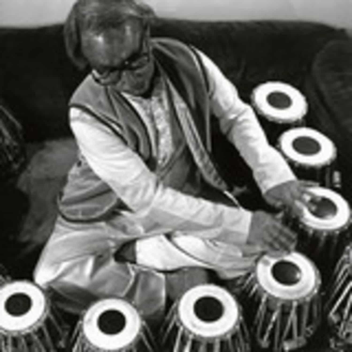 Kamalesh Maitra - RAAG KIRWANI ON TABLA TARANG 