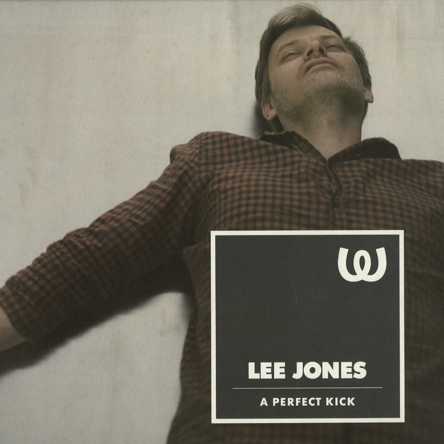 Lee Jones - A PERFECT KICK, MATTHIAS MEYER REMIX , DARIA, LEE JONES MIXES