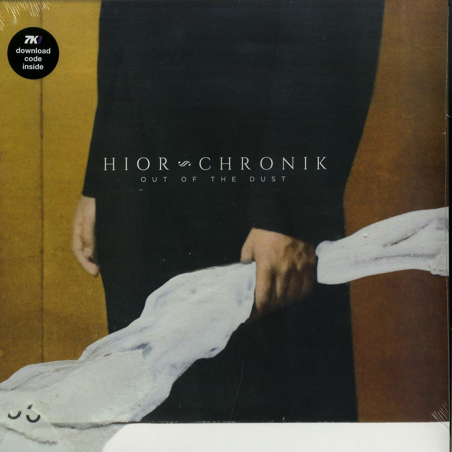 Hior Chronik - OUT OF THE DUST 