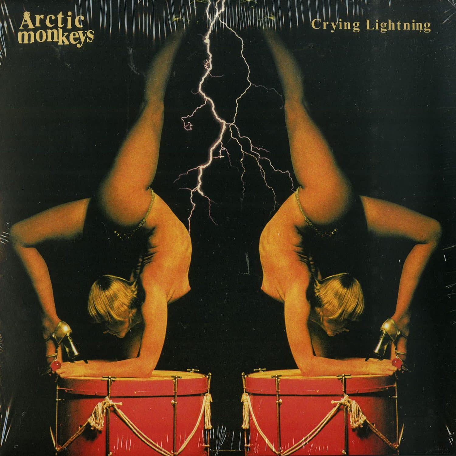 Arctic Monkeys - CRYING LIGHTNING 