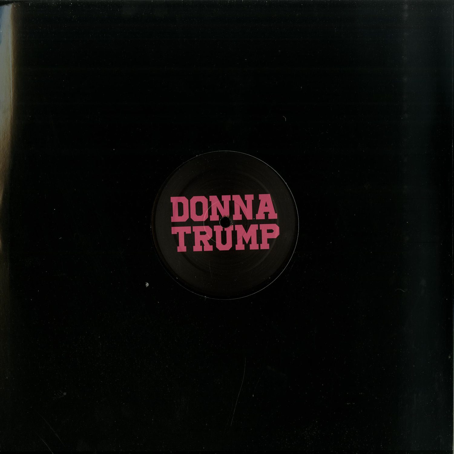 Donna Trump - DONNA TRUMP