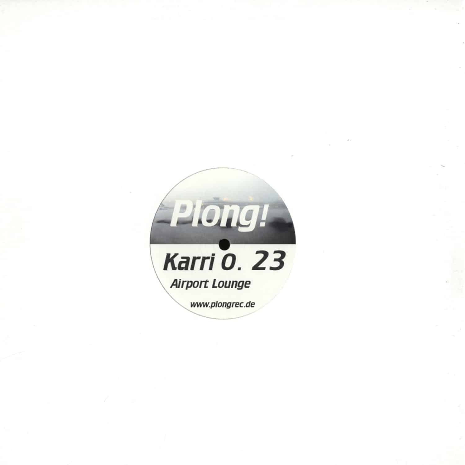 Karri O. - AIRPORT LOUNGE